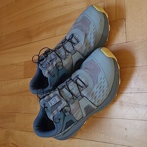 Salomon ultra pro size 9 trail shoes